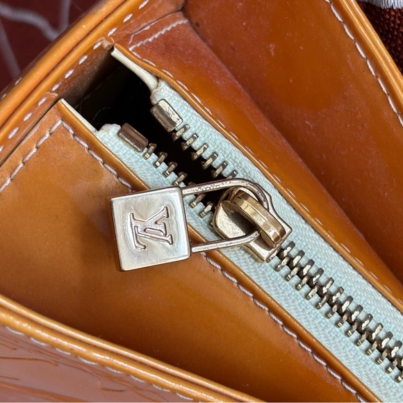 LOUIS VUITTON Monogram
Vernis Columbus Tote Bag - Picture 5 of 10